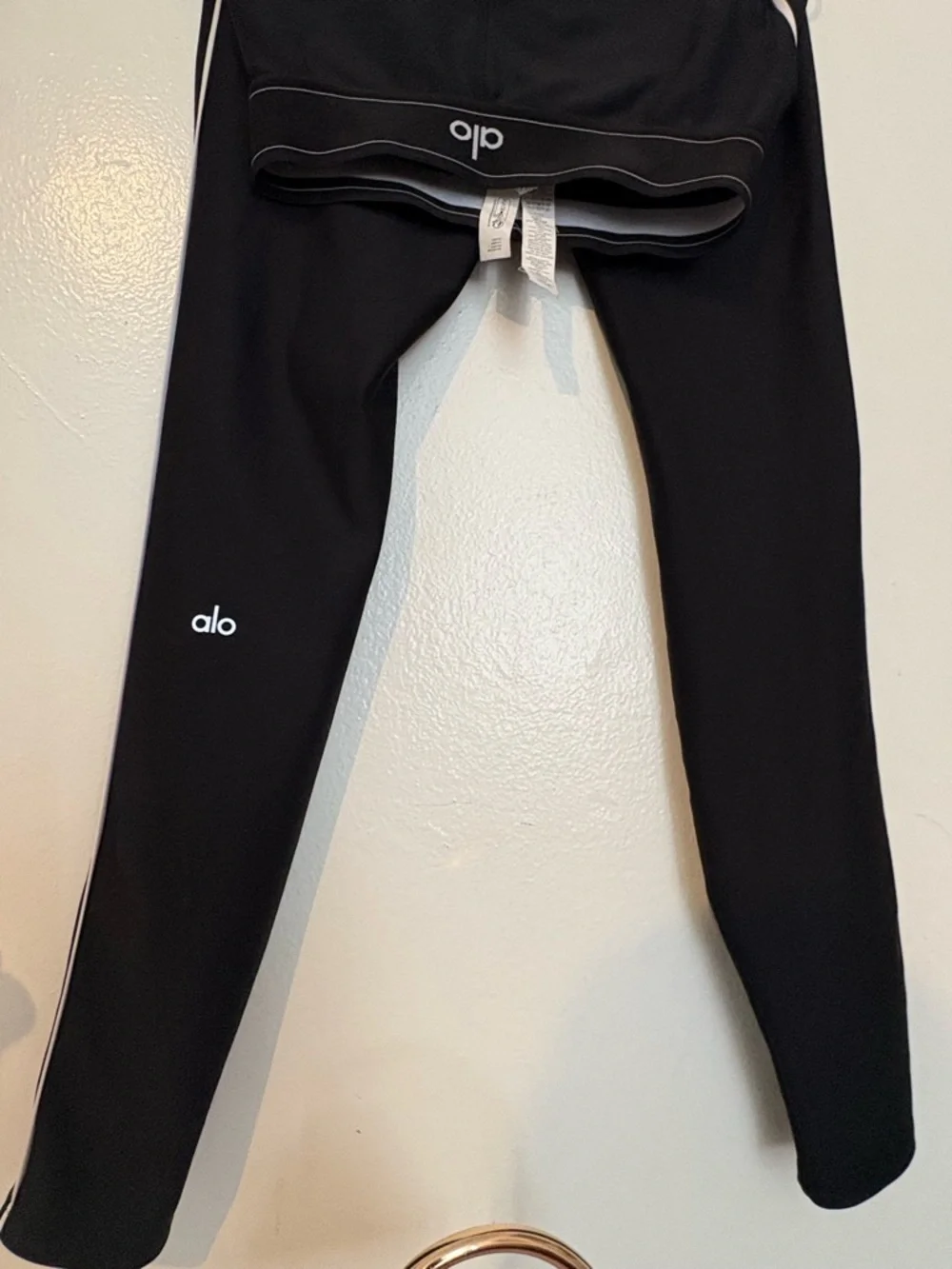 Alo Yoga Sculpting High-Waist Leggings | Black Minimal Luxe Athleisure |